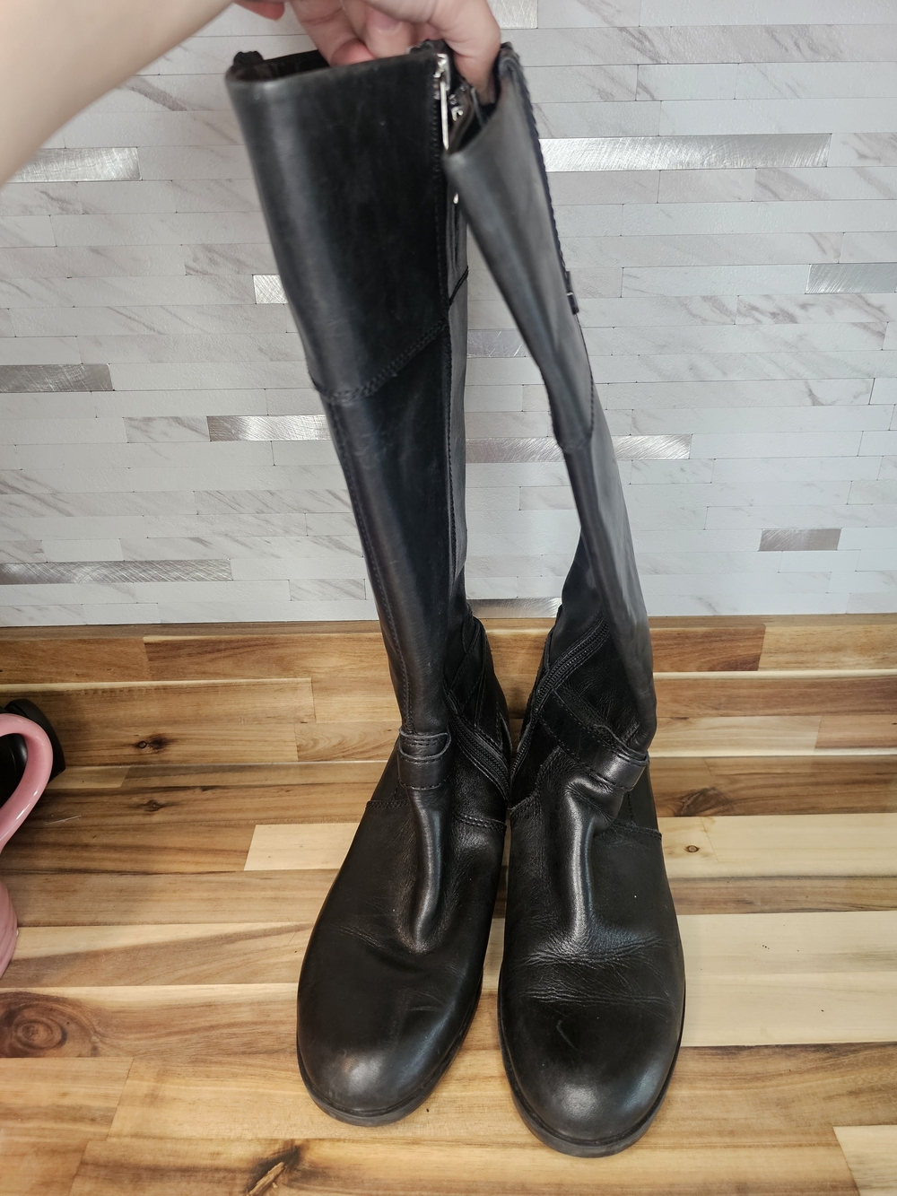 Women's Black Knee-High Leather Boots S20
